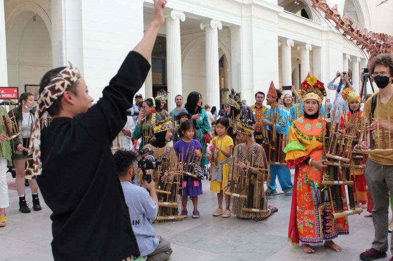 Tim angklung Indonesia unjuk kebolehan di Field Museum Chicago