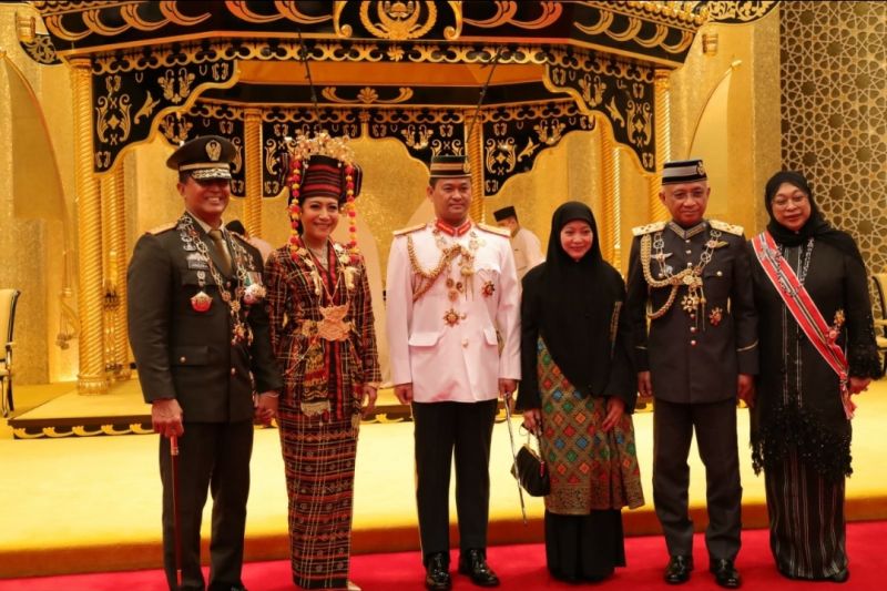 Panglima TNI Andika Perkasa terima bintang penghargaan dari Sultan Brunei