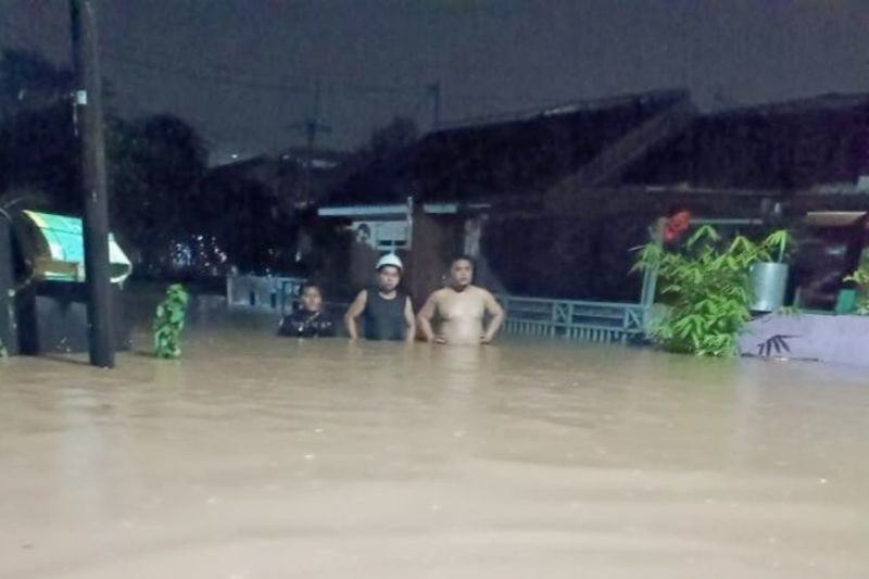 Perumahan di Cilebut Barat Bogor terendam banjir 1,2 meter