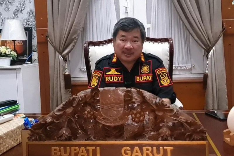 Bupati Garut Rudy Gunawan tetapkan status darurat bencana banjir
