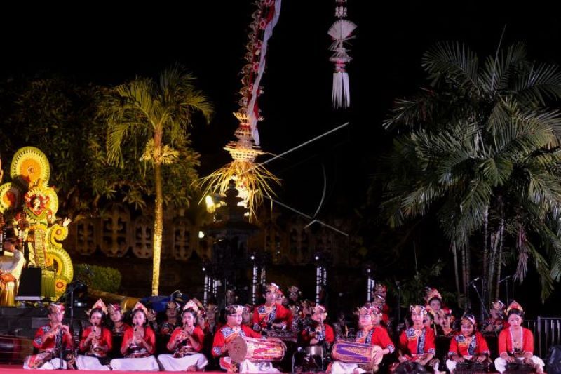 Penari tampil di Bali World Cultural Celebration 2022