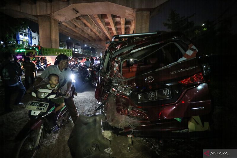 10 Orang Meninggal Akibat Kecelakaan Maut Truk Tangki Pertamina Yang Rem Blong Antara News