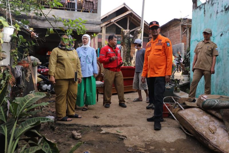 Bantuan untuk korban banjir dan longsor di Garut masih berdatangan