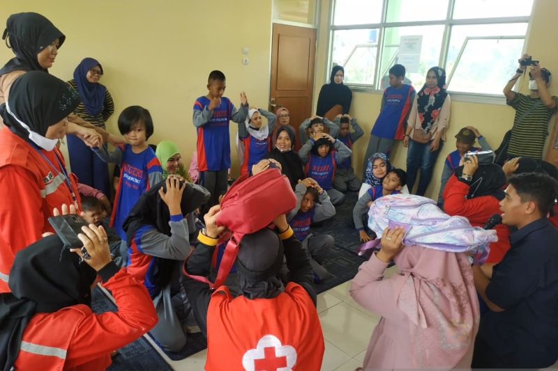 PMI Kota Sukabumi edukasi anak-anak berkebutuhan khusus tentang siaga bencana