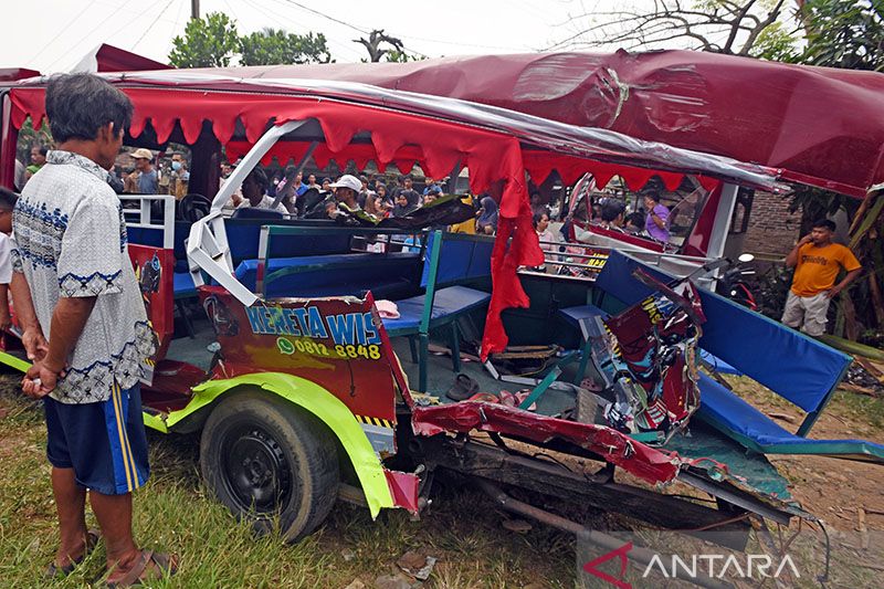 Tabrakan odong-odong hingga BNN musnahkan 78 Kg sabu-sabu, kemarin