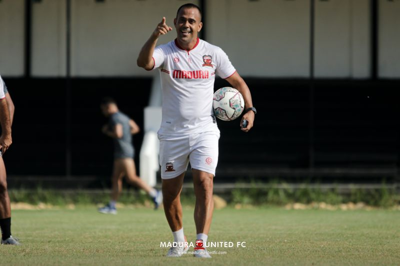 Pelatih Madura United waspadai 3 pemain Persib Bandung