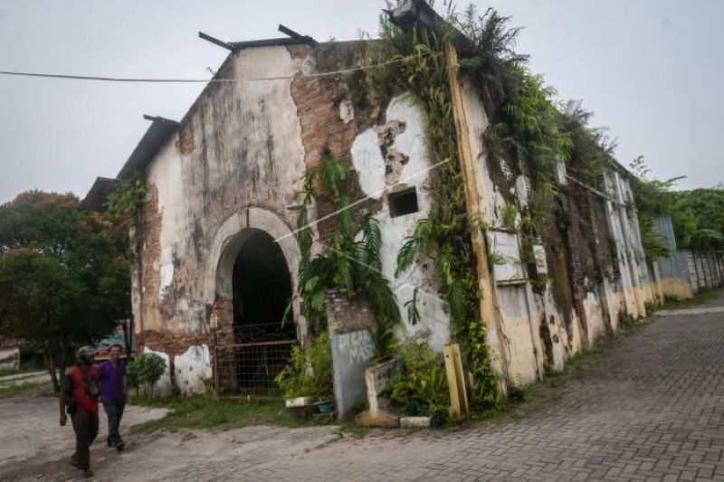 Pabrik minyak peninggalan Belanda di Rangkasbitung terbengkalai