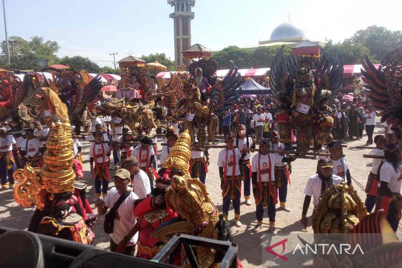Seratus 'singa depok' Cirebon meriahkan deklarasi Ganjar maju capres