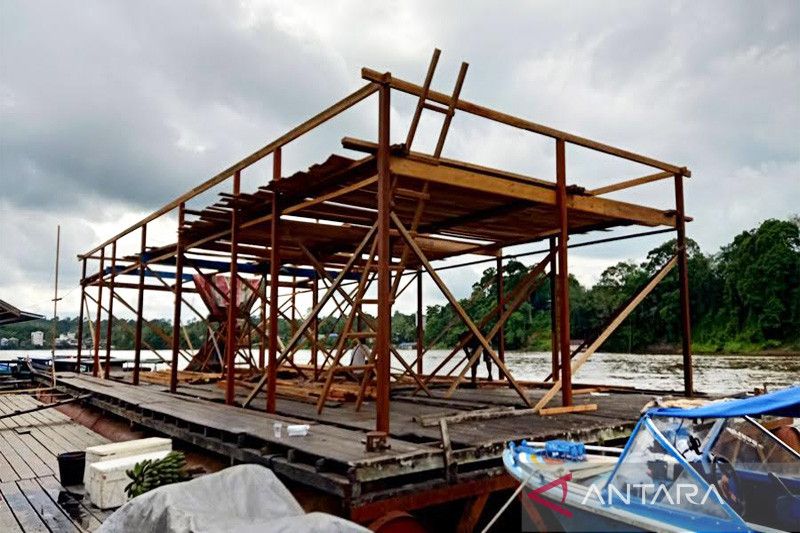 Pemkab Barut perbaiki pelabuhan terapung Muara Teweh