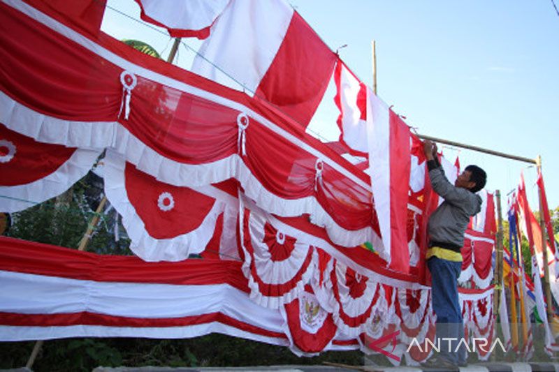 Pedagang bendera musiman di Makassar