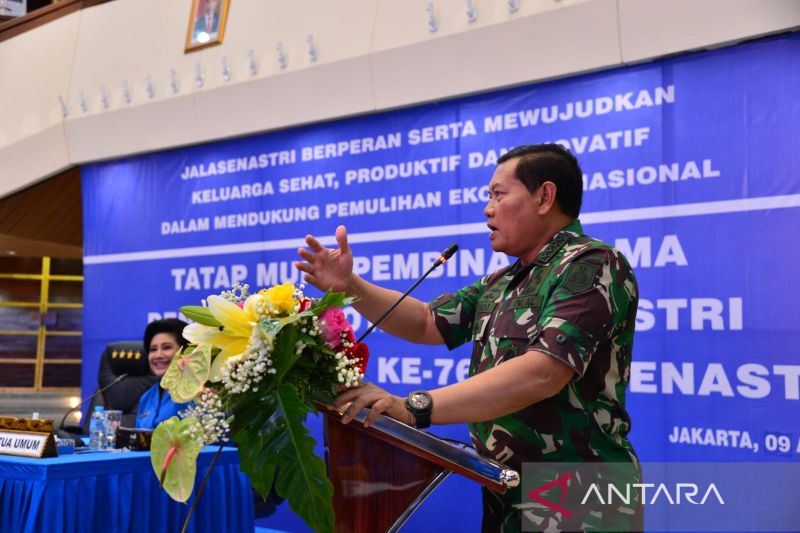 Kasal tegaskan istri prajurit TNI AL harus patuhi aturan kedinasan dan bijak bermedsos