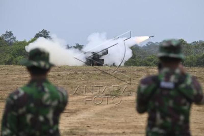 Latihan Penembakan Roket Astros Dan Himars