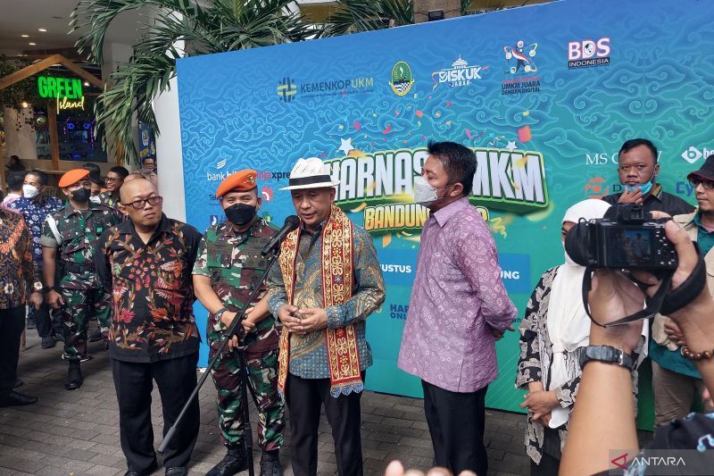 Menteri Koperasi dan UKM dorong warga beli produk UMKM