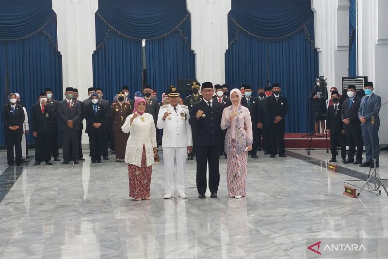 Gubernur Ridwan Kamil minta Wali Kota Cimahi Ngatiyana jaga integritas