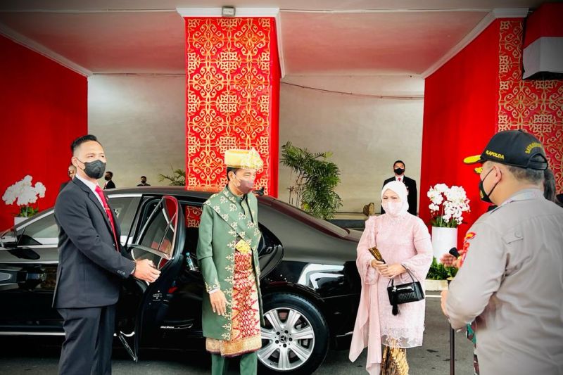 Jokowi kenakan baju adat Babel motif pucuk rebung
