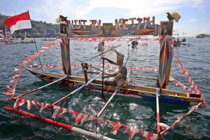 Perahu Hias Meriahkan HUT RI Di Papua - ANTARA Sumbar