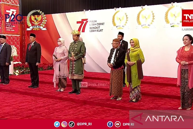 Presiden Joko Widodo dan Ibu Negara hadiri sidang tahunan MPR tahun 2022