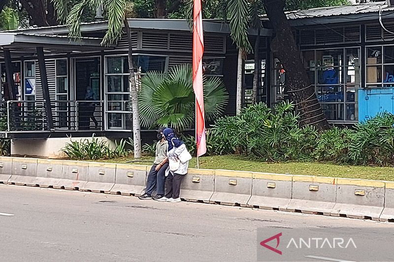 TransJakarta Alihkan Dua Rute Akibat Unjuk Rasa UMP Di Patung Kuda ...