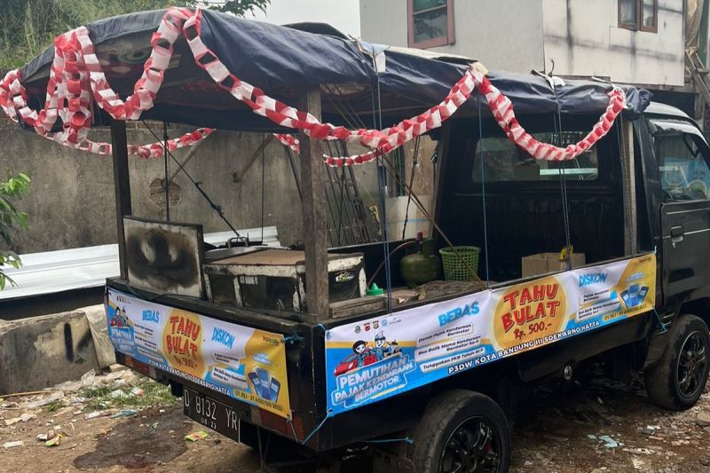 Bapenda Jawa Barat gandeng pedagang tahu bulat sosialisasikan pembayaran pajak