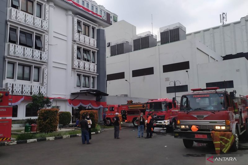 Dinas Penanggulangan Bencana Kota Bandung pastikan api di gedung DPRD Jabar padam