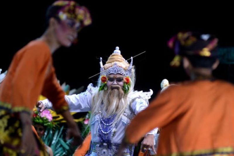 Tari Kolosal Saat Penutupan Village Festival