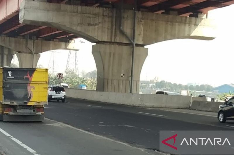 Jembatan di KM 28 ruas tol Jakarta-Cikampek diperbaiki