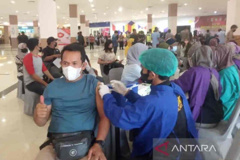 Vaksinasi COVID-19 dosis penguat di Kota Cirebon capai 43 persen