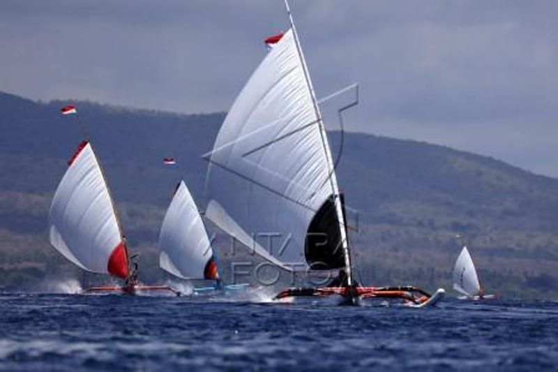 Lomba Perahu Layar HUT TNI AL