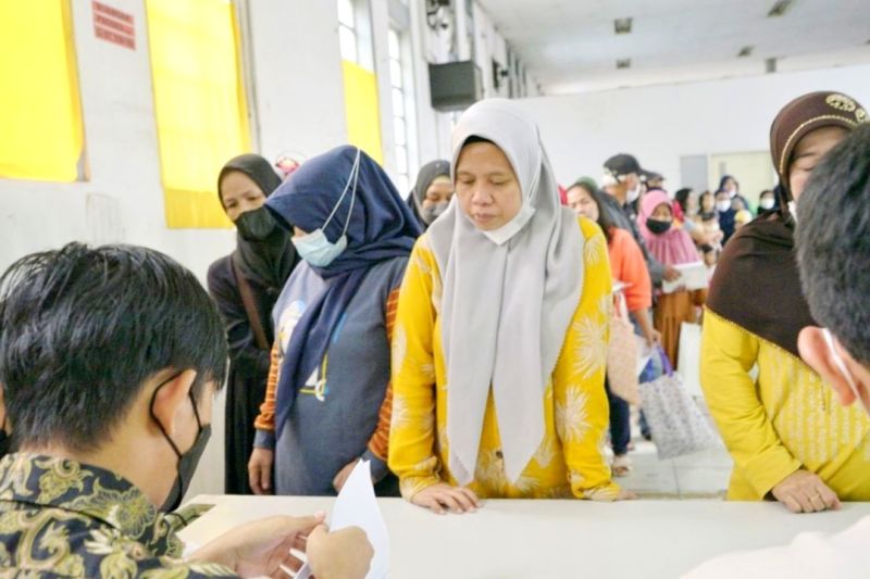 BLT BBM mulai disalurkan untuk 76.000 keluarga di Kota Bandung