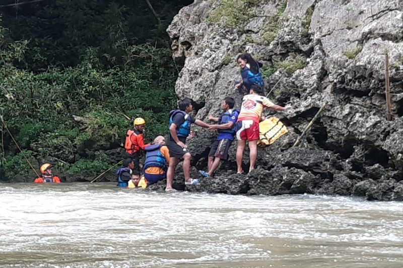 Tim SAR masih cari pemandu wisata yang hilang di Sungai Cijulang
