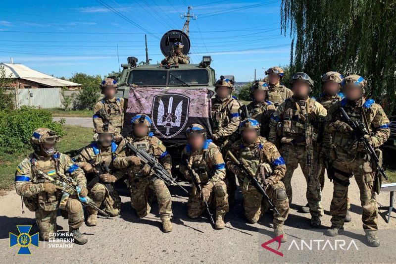 Kabar terkini: Rusia tinggalkan benteng, pindahkan pasukan ke Donbas