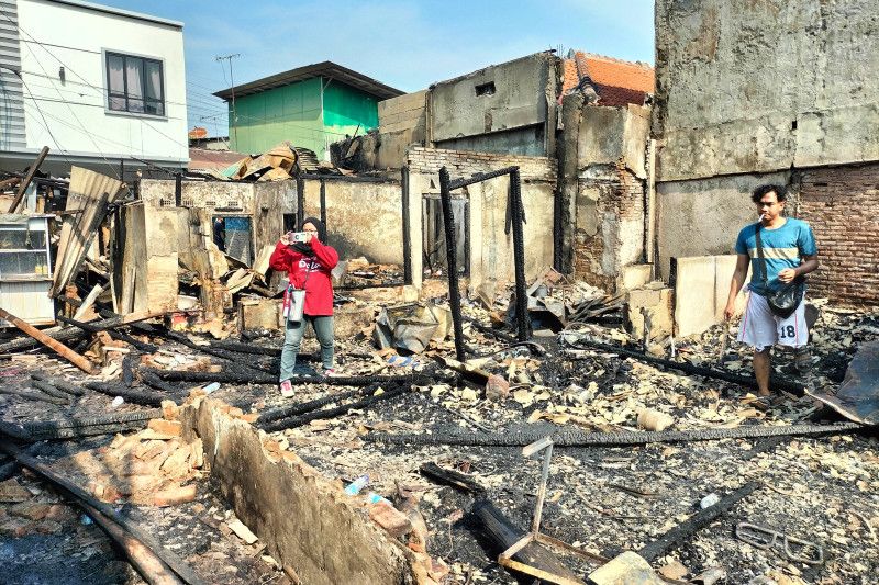 Kawasan Permukiman Taman Sari Terbakar - ANTARA News Kalimantan Tengah ...