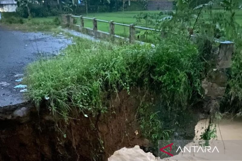 Dinas PUTR bangun jembatan darurat penghubung Cianjur dan Sukabumi