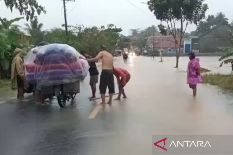 Banjir di Kabupaten Bandung akibatkan 4 rumah rusak