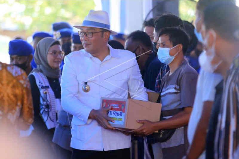 Ridwan Kamil ajak masyarakat Indramayu beli kendaraan listrik