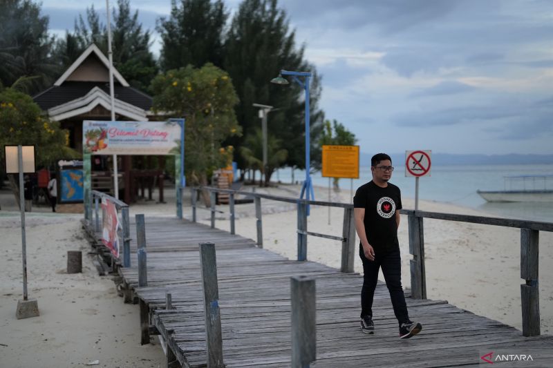 WISATA PULAU BOKORI DI SULAWESI TENGGARA