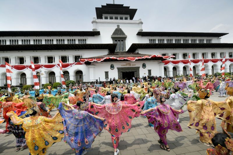 Gubernur Jawa Barat: Tari Merak dipentaskan di berbagai acara formal