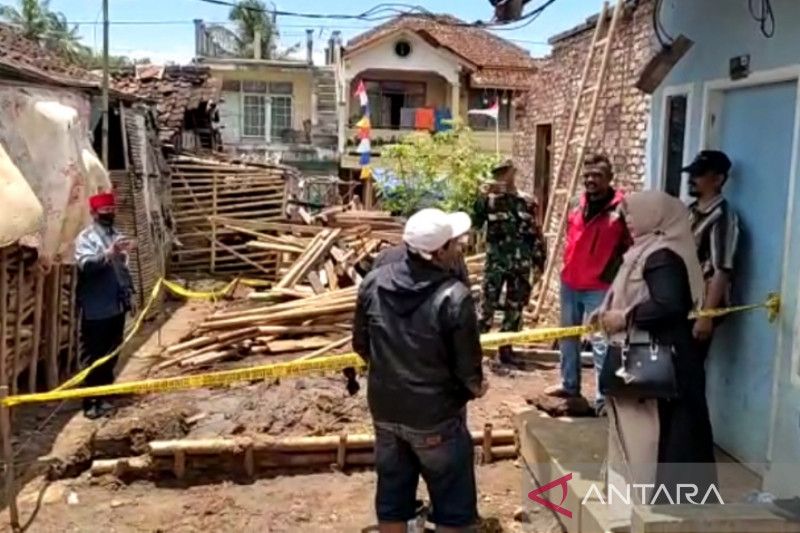 Polres Garut selidiki kasus perusakan rumah yang diduga oleh rentenir