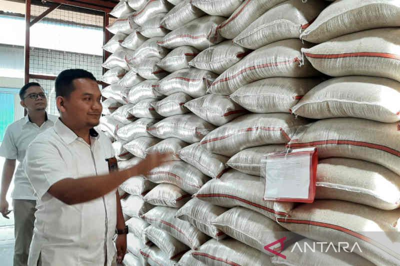 Bulog Cirebon pastikan stok beras aman hingga akhir tahun
