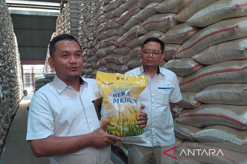 Bulog Cirebon salurkan 31.000 ton beras medium