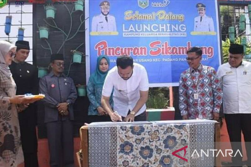 Wako Fadly Amran resmikan Kampung KB Pincuran Sikambang
