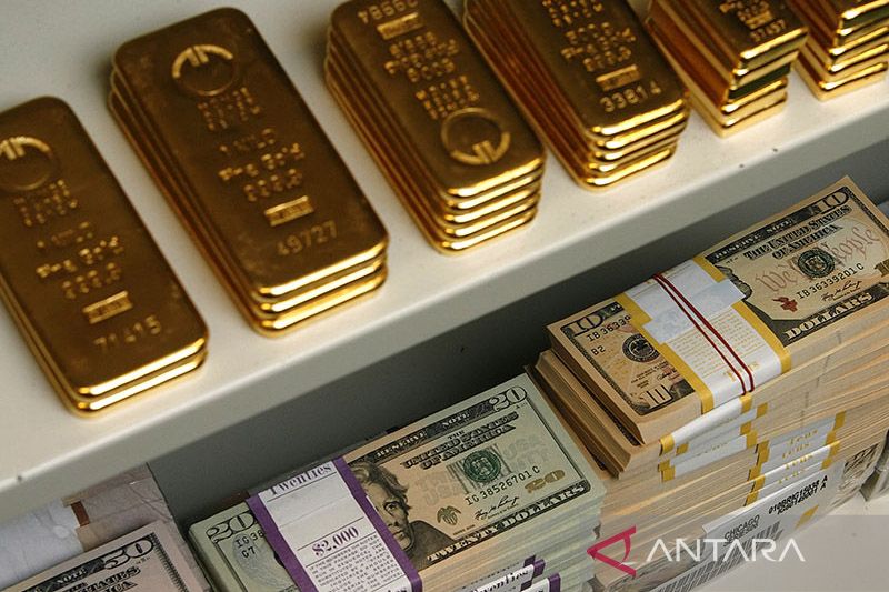 Harga emas turun dipicu positifnya data ekonomi AS