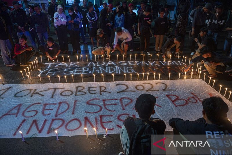 1000 Lilin Untuk Tragedi Kanjuruhan