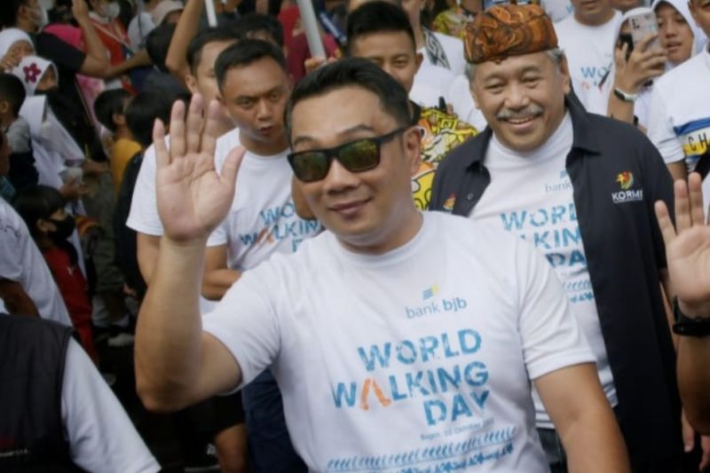 Gubernur Ridwan Kamil terus bangun komunikasi politik dengan berbagai pihak