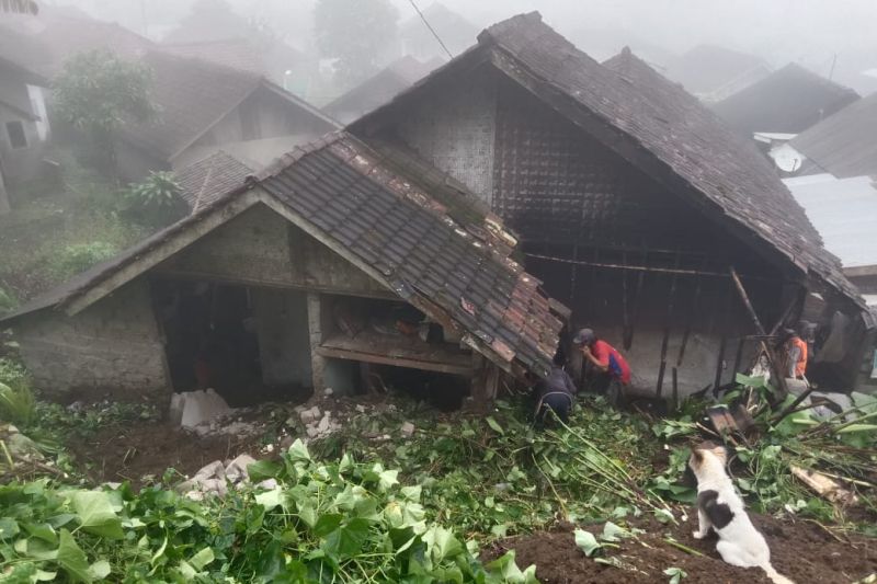 BPBD Tasikmalaya antisipasi longsor susulan menimpa pemukiman warga