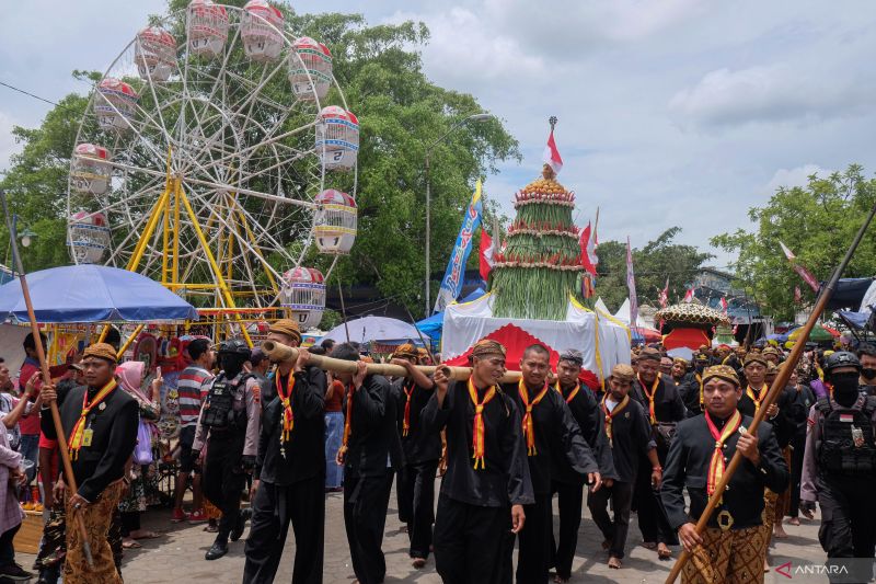 Tradisi Grebeg Maulid Solo Antara News