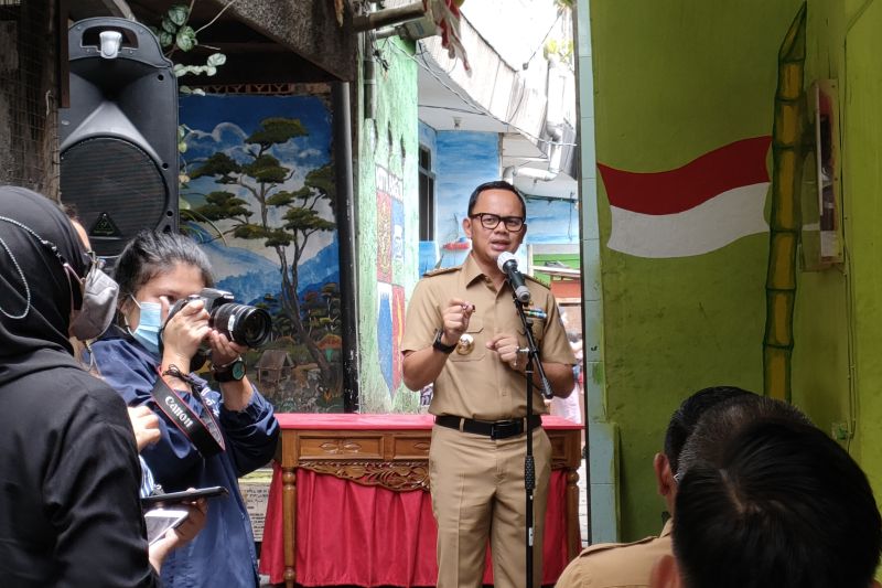 Wali Kota Bogor Beri Dua Syarat Ini Untuk Operasional Wisata Glow Kebun Raya  ANTARA 