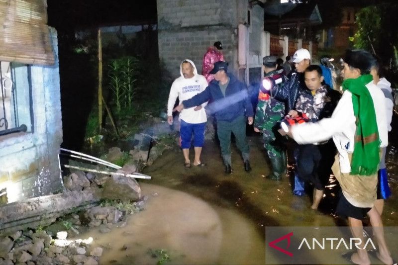 14 lokasi wilayah Puncak Bogor diterjang banjir dan longsor