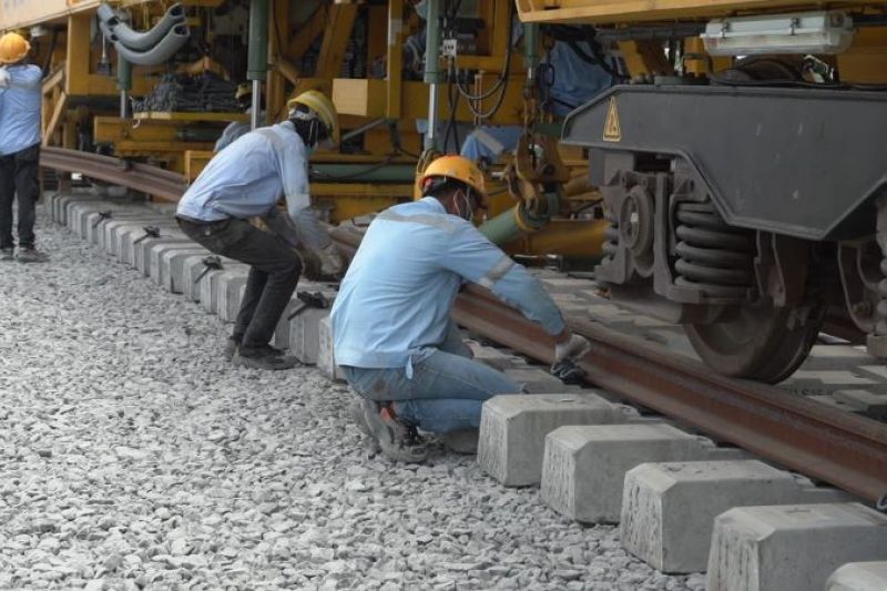 Pemasangan rel kereta cepat untuk uji dinamis G20 rampung