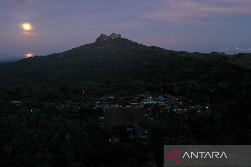 NEGERI DI AWAN WISATA DESA TANGKENO